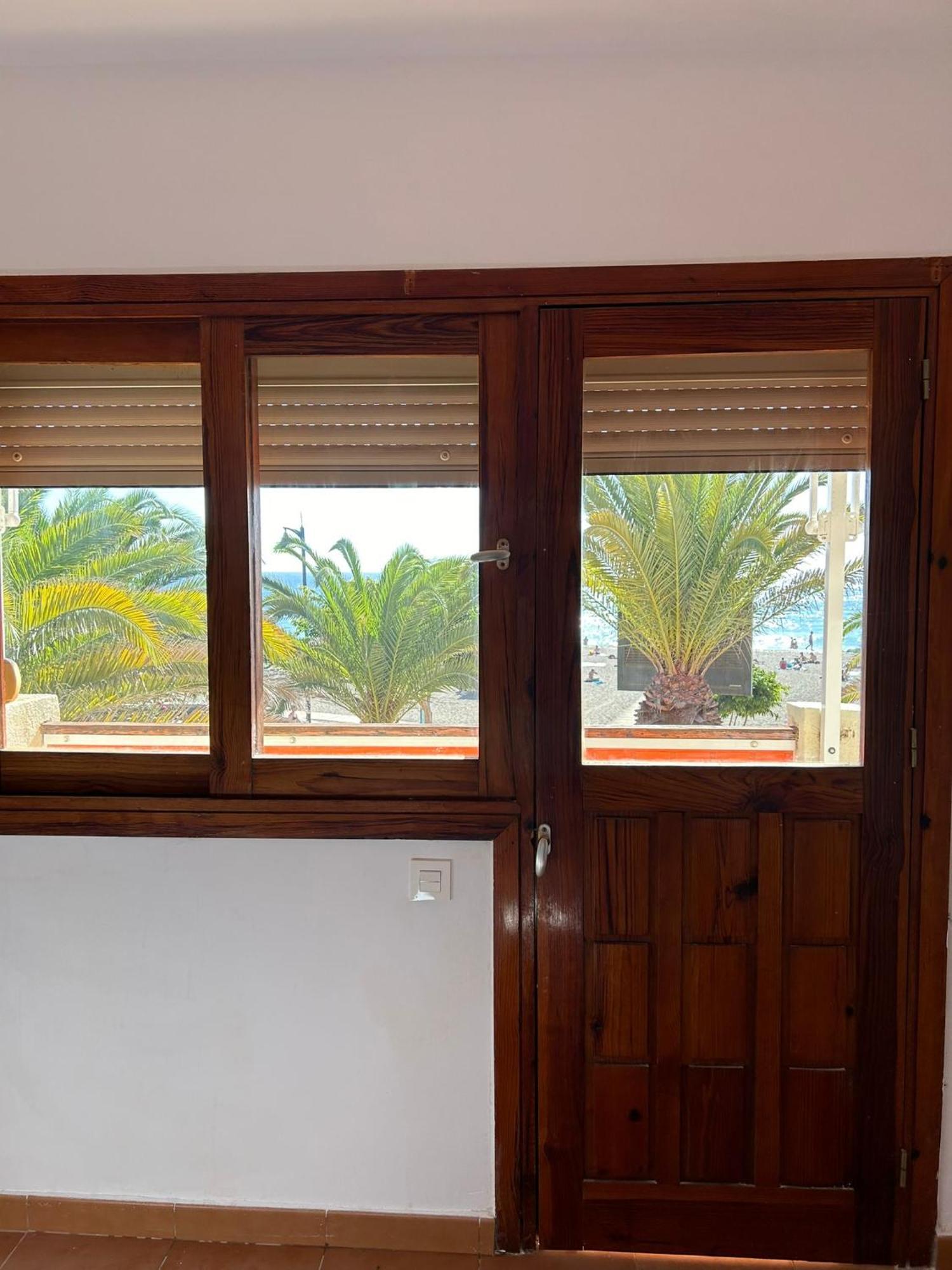 Prime Beachfront Location, Free Parking, Steps To The Sand Los Cristianos  Esterno foto