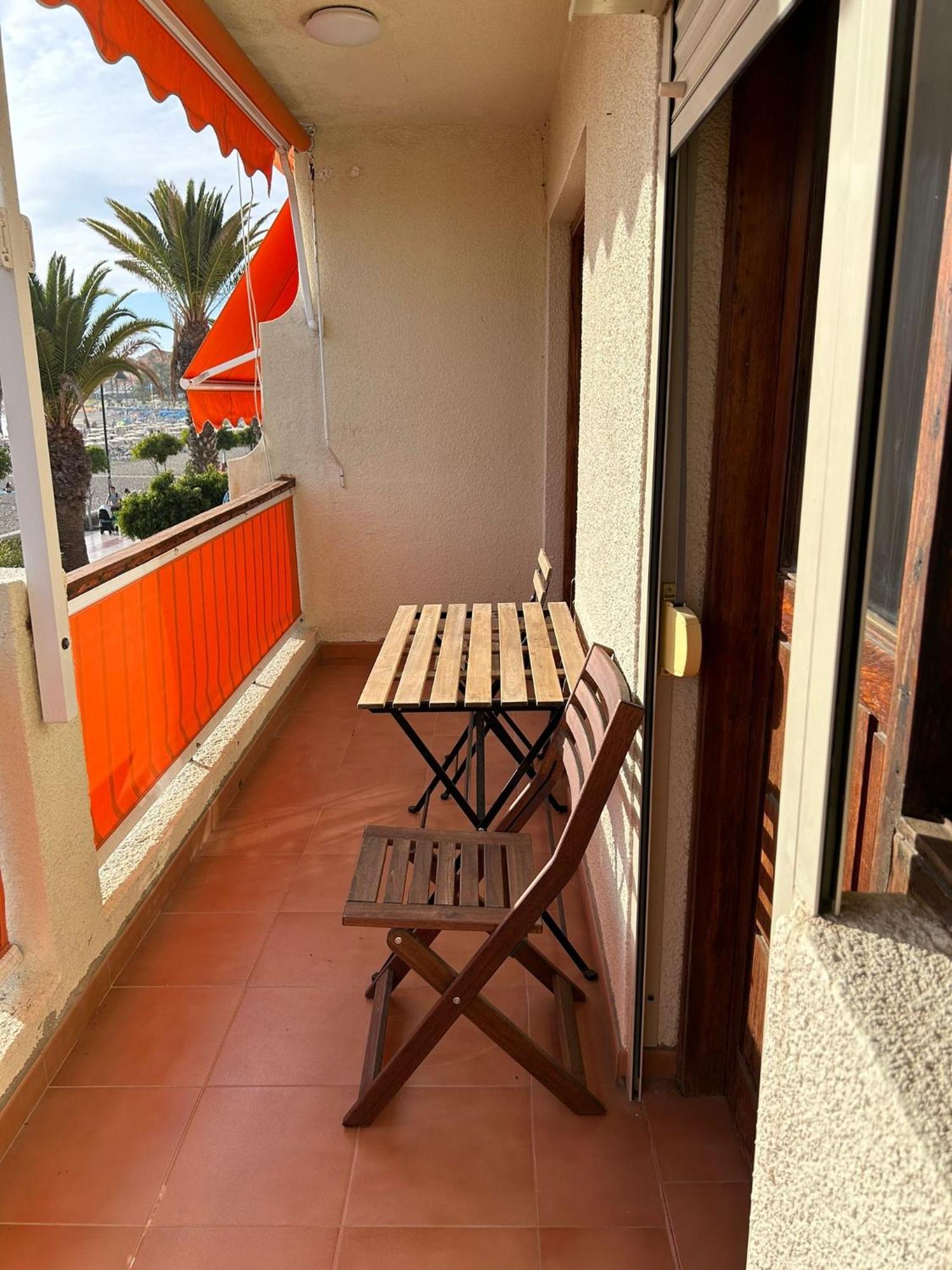 Prime Beachfront Location, Free Parking, Steps To The Sand Los Cristianos  Esterno foto